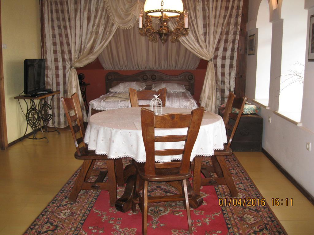 Pie Veca Kaleja Hotel Даугавпилс Екстериор снимка