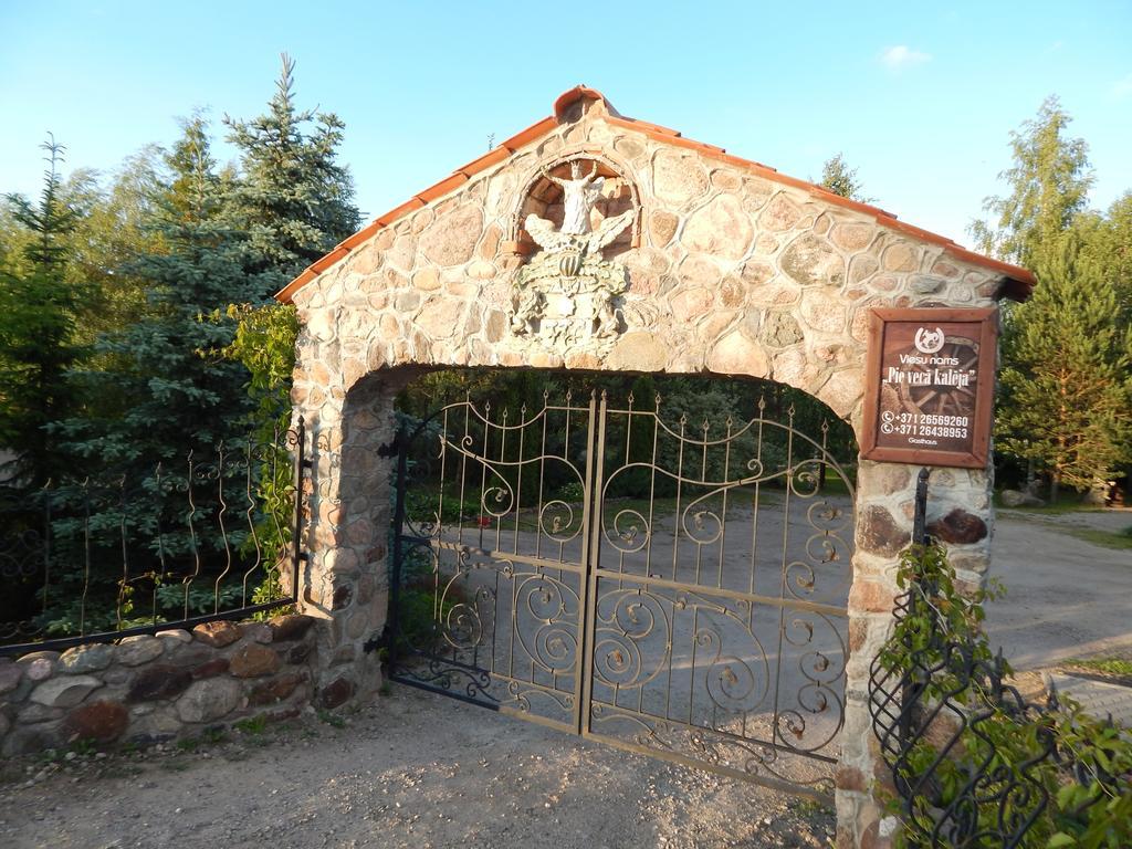 Pie Veca Kaleja Hotel Даугавпилс Екстериор снимка