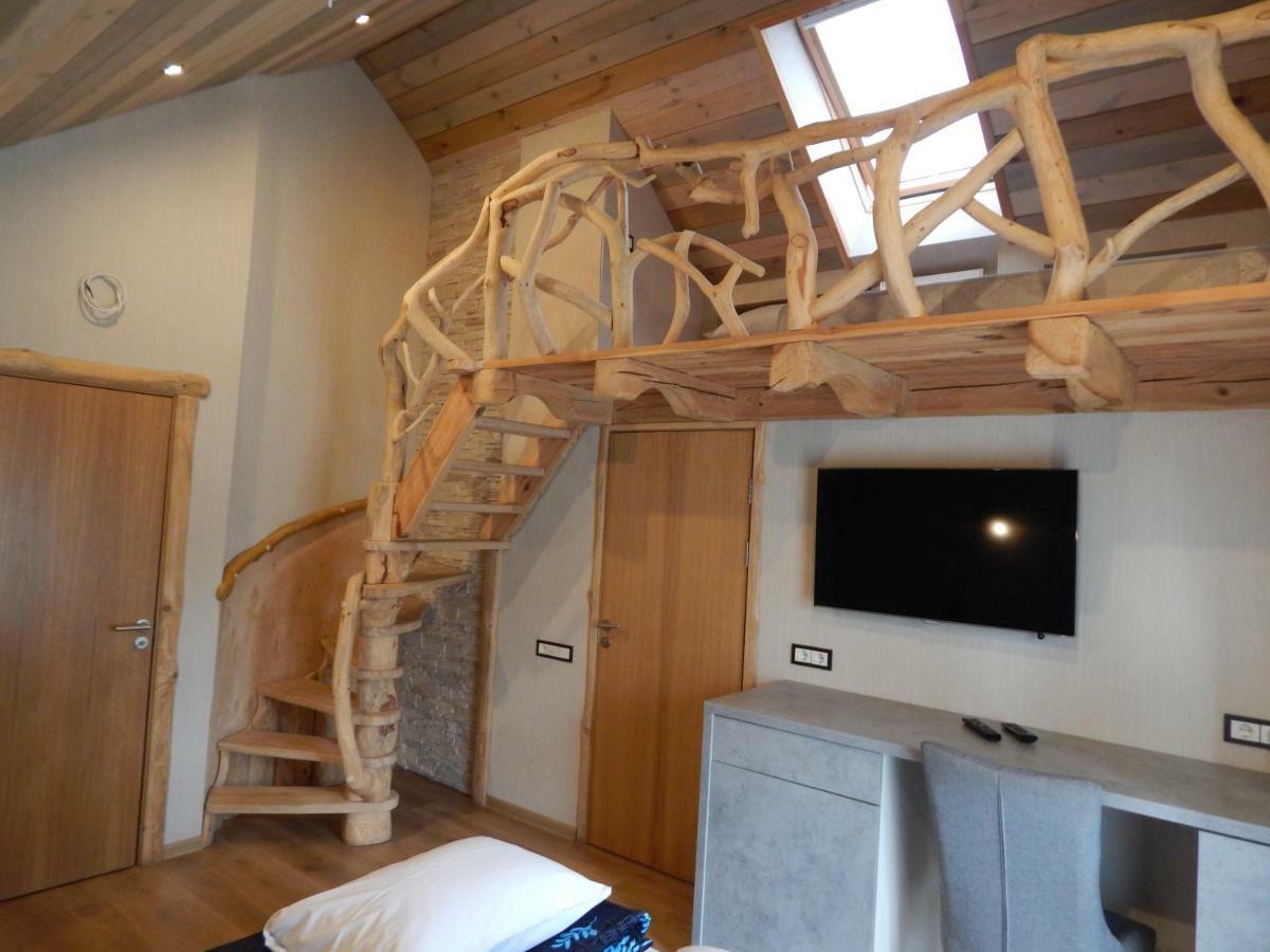Pie Veca Kaleja Hotel Даугавпилс Екстериор снимка
